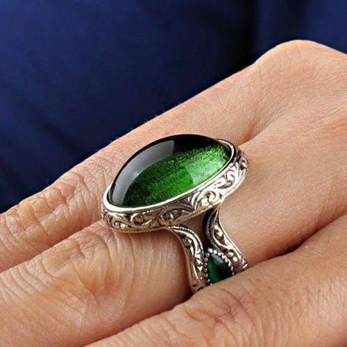 Drop Design Silver Emerald Stone Mens Ring