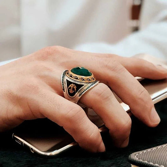 Eagle Style Great Emerald Stone Silver Mens Ring