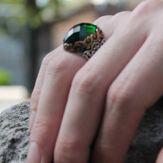 Shiny Faceted Emerald Silver Green Mens Ring