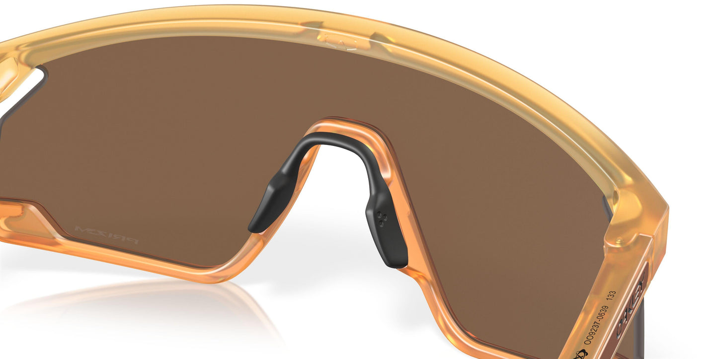 Oaakley Bxtr Metal 9237 Sunglasses