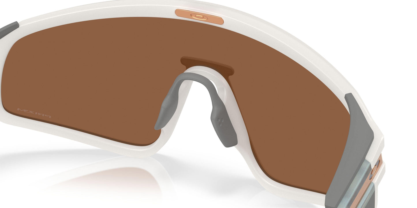 Oaakley Latch Panel 9404 Sunglasses