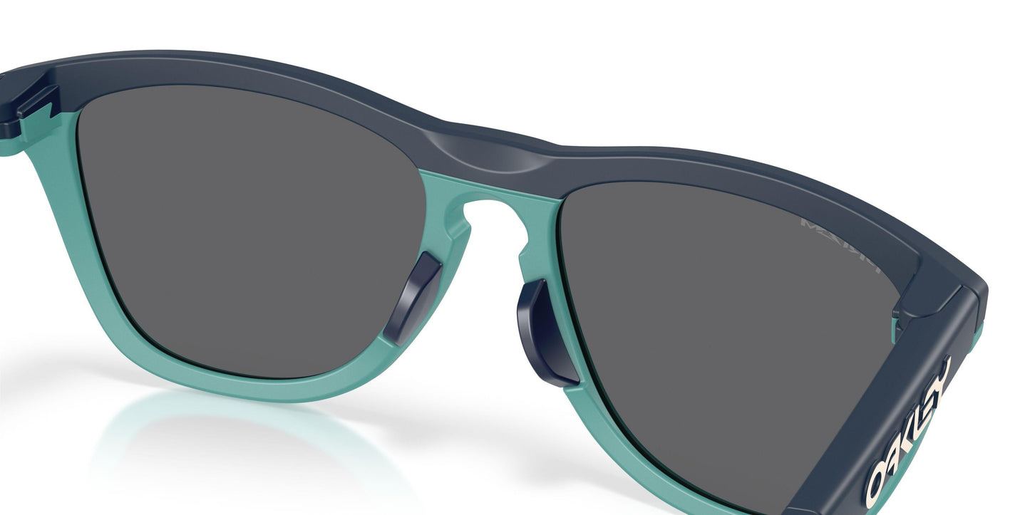 Oaakley Frogskins Range 9284 Sunglasses