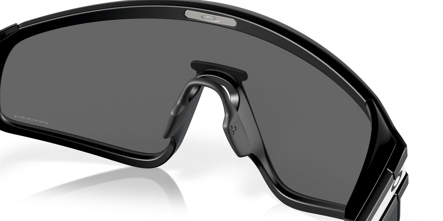 Oaakley Latch Panel 9404 Sunglasses