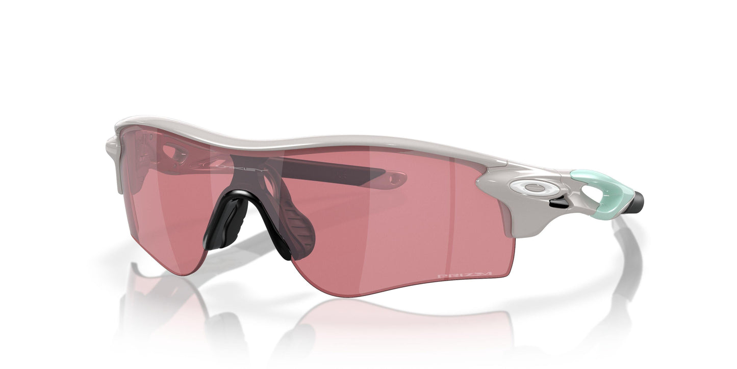 Oaakley Radarlock Path 9206 Sunglasses